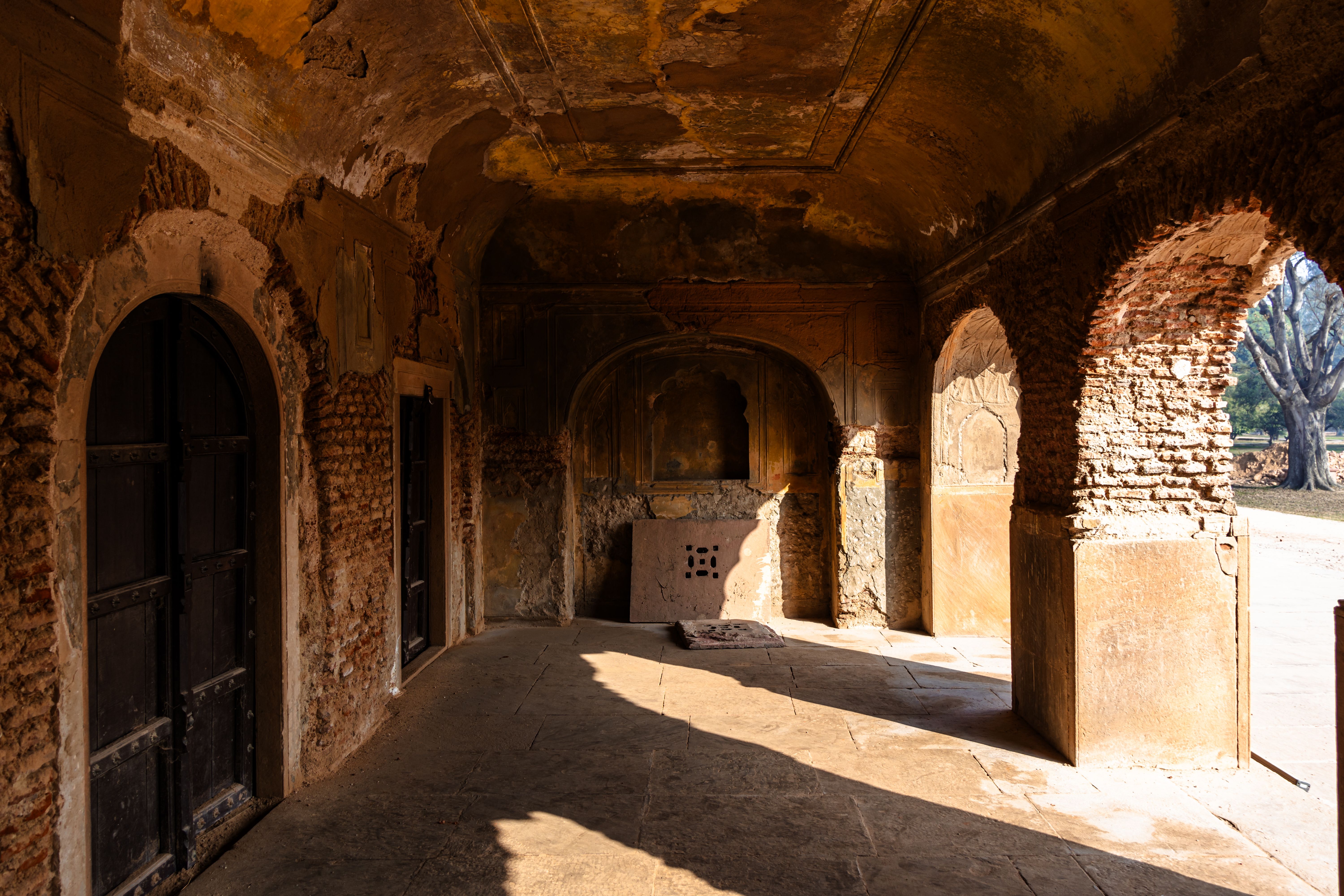 The inside of an old building with arched ceilings · Free Stock Photo
