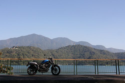 MOTORBIKE IN SUNMOONLAKE