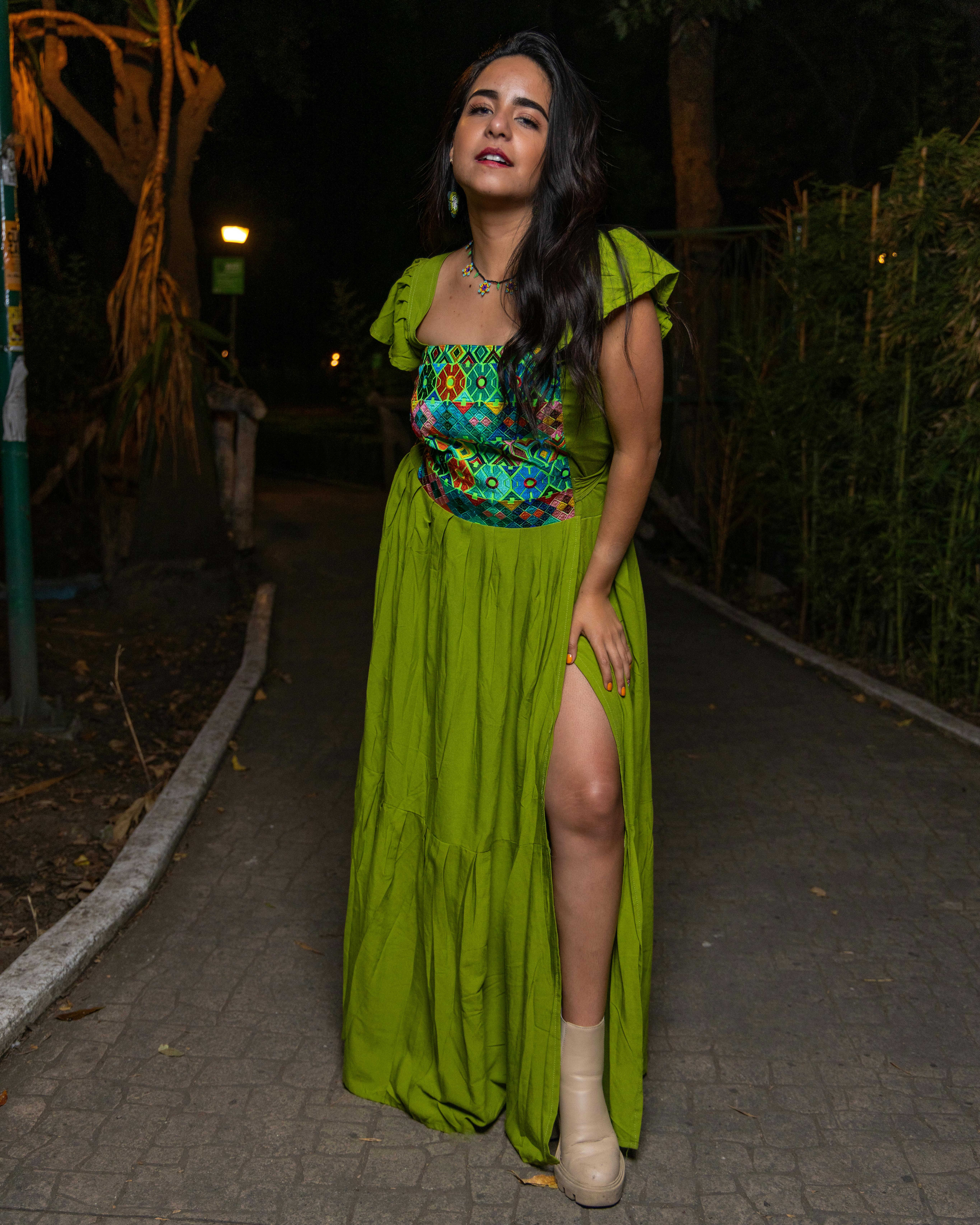 Gratis Foto stok gratis aksesoris tradisional, Amerika Utara, anak perempuan cantik Foto Stok