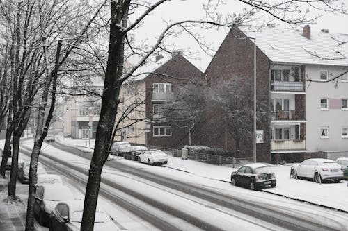 Kostnadsfri bild av bilar, byggnad, drönarbilder