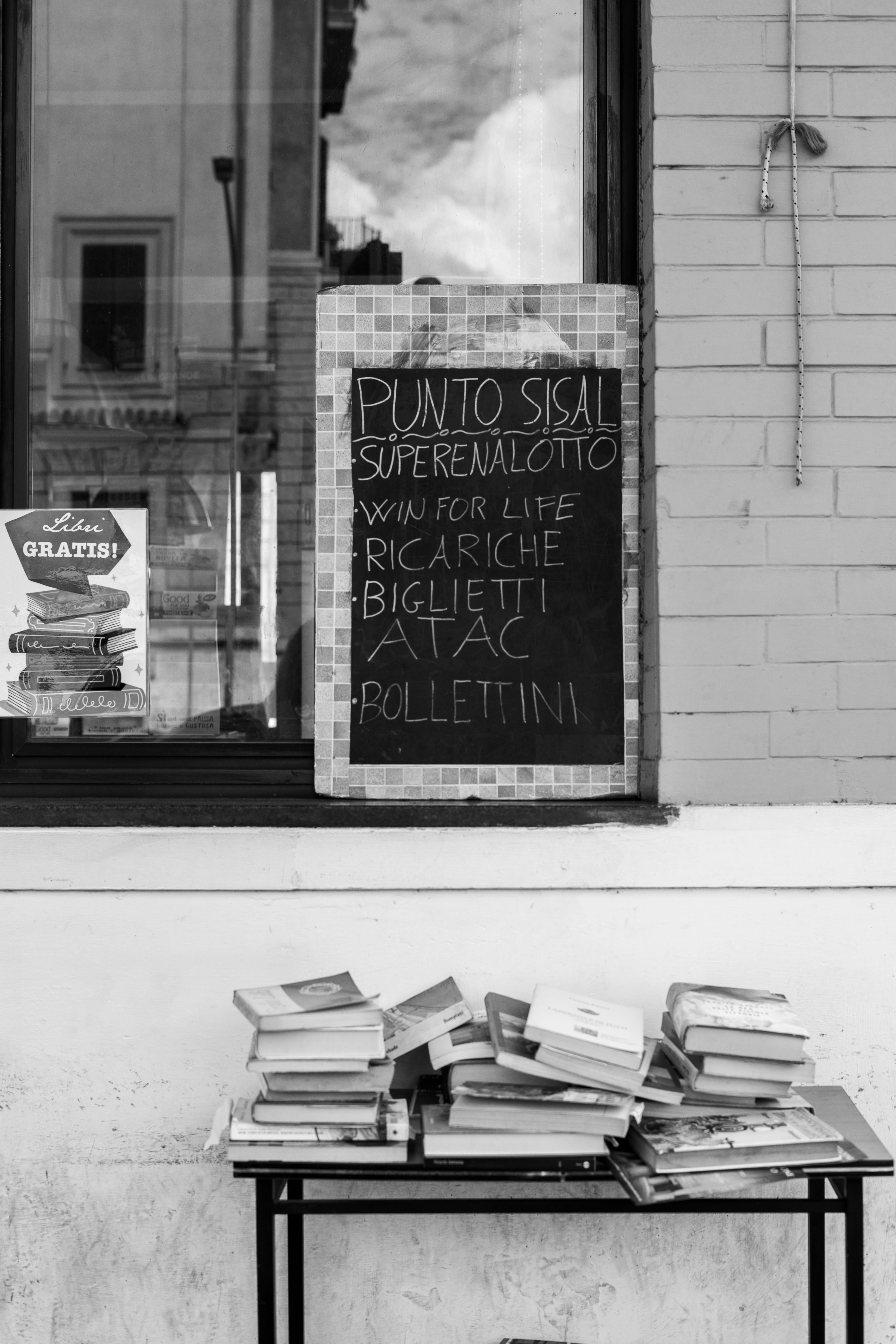 威力彩狂飆14億！人潮如潮湧而至！🎉💰