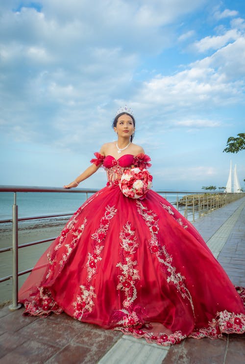 Kostnadsfri bild av asiatisk kvinna, blommor, bukett