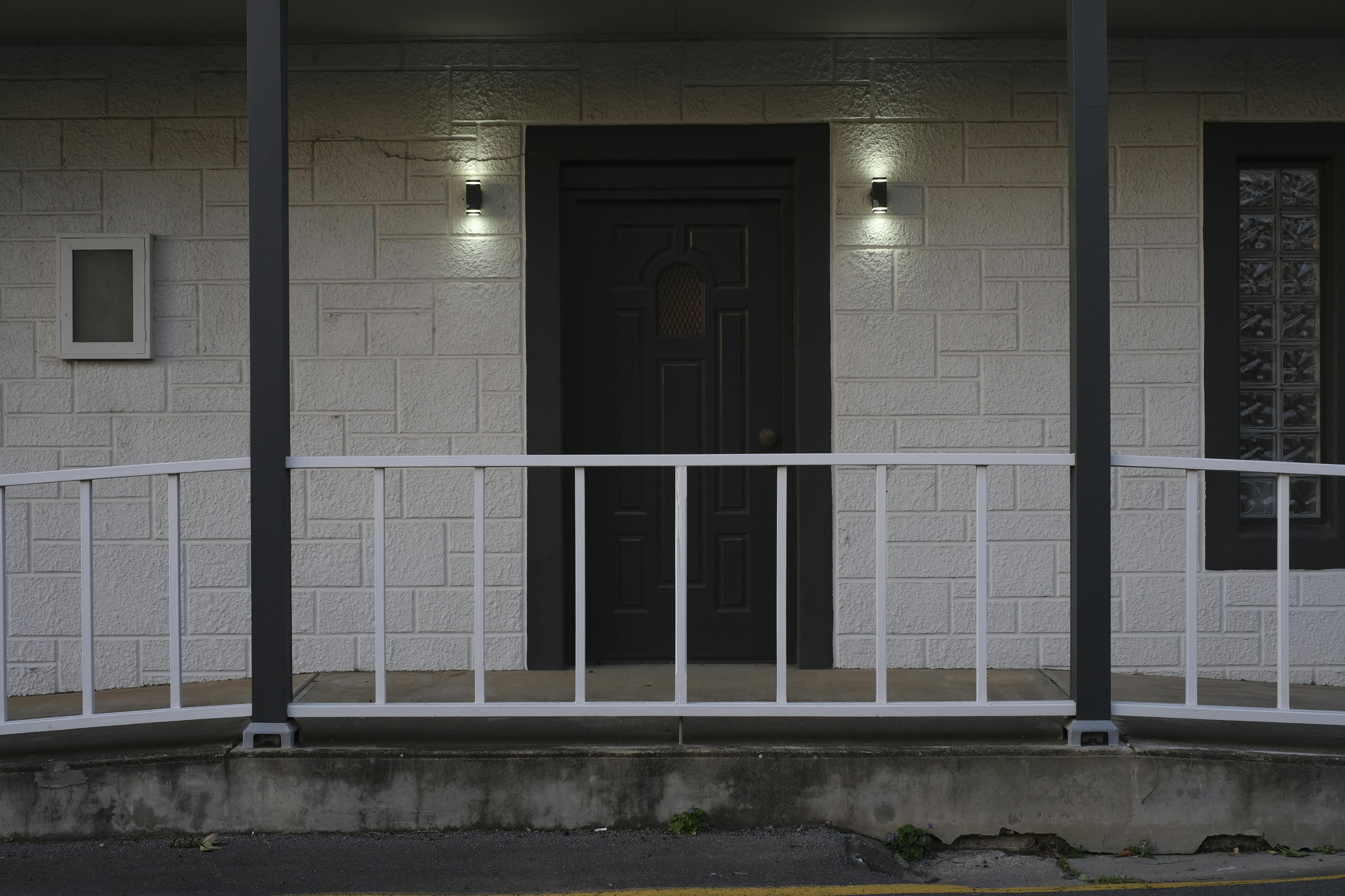 White House Wall and Door · Free Stock Photo