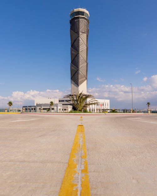 Kostnadsfri bild av asfalten, byggnad, felipe angeles flygplats