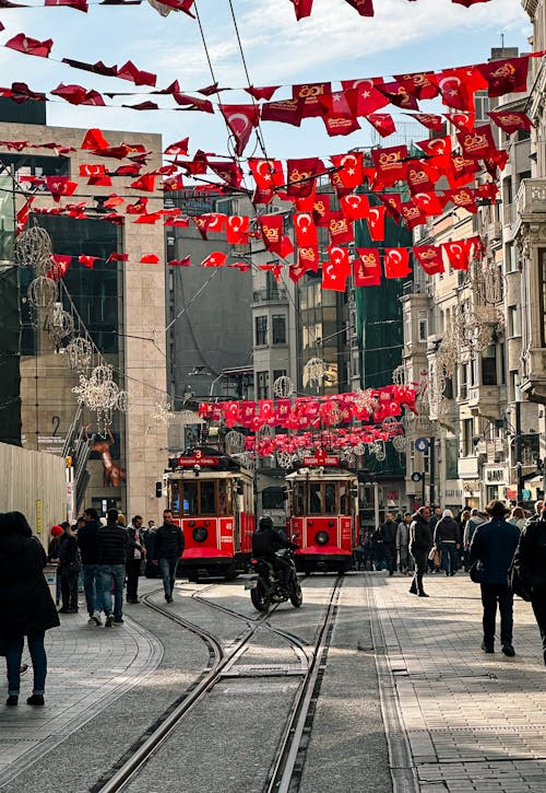 Foto d'estoc gratuïta de banderes turques, carrer, carrers de la ciutat