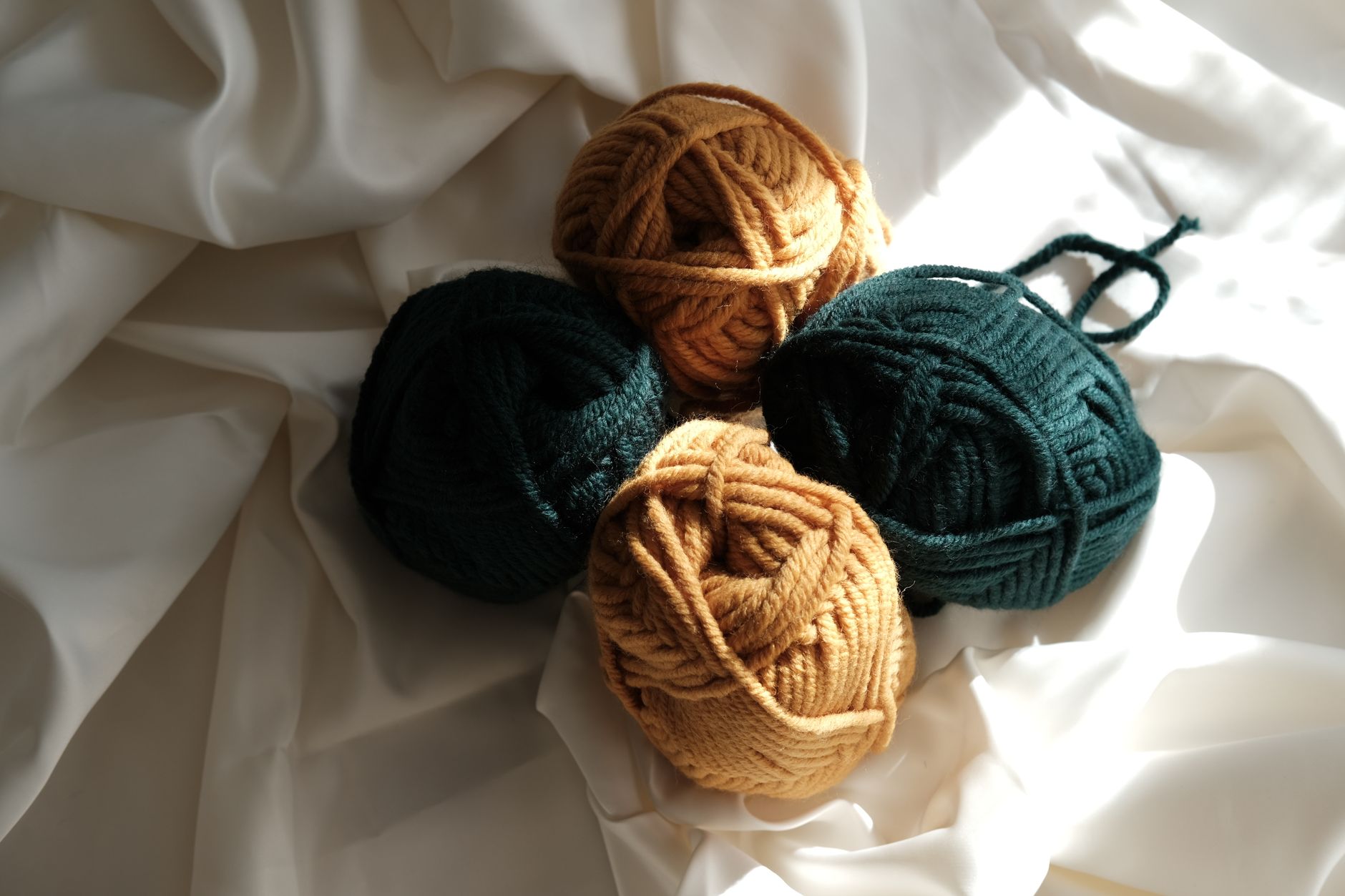 Best Wool Dryer Balls 2026: XL 6-Pack & Scented Picks