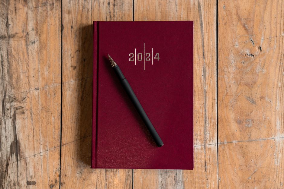 entry table keys and planner lifestyle photo 2