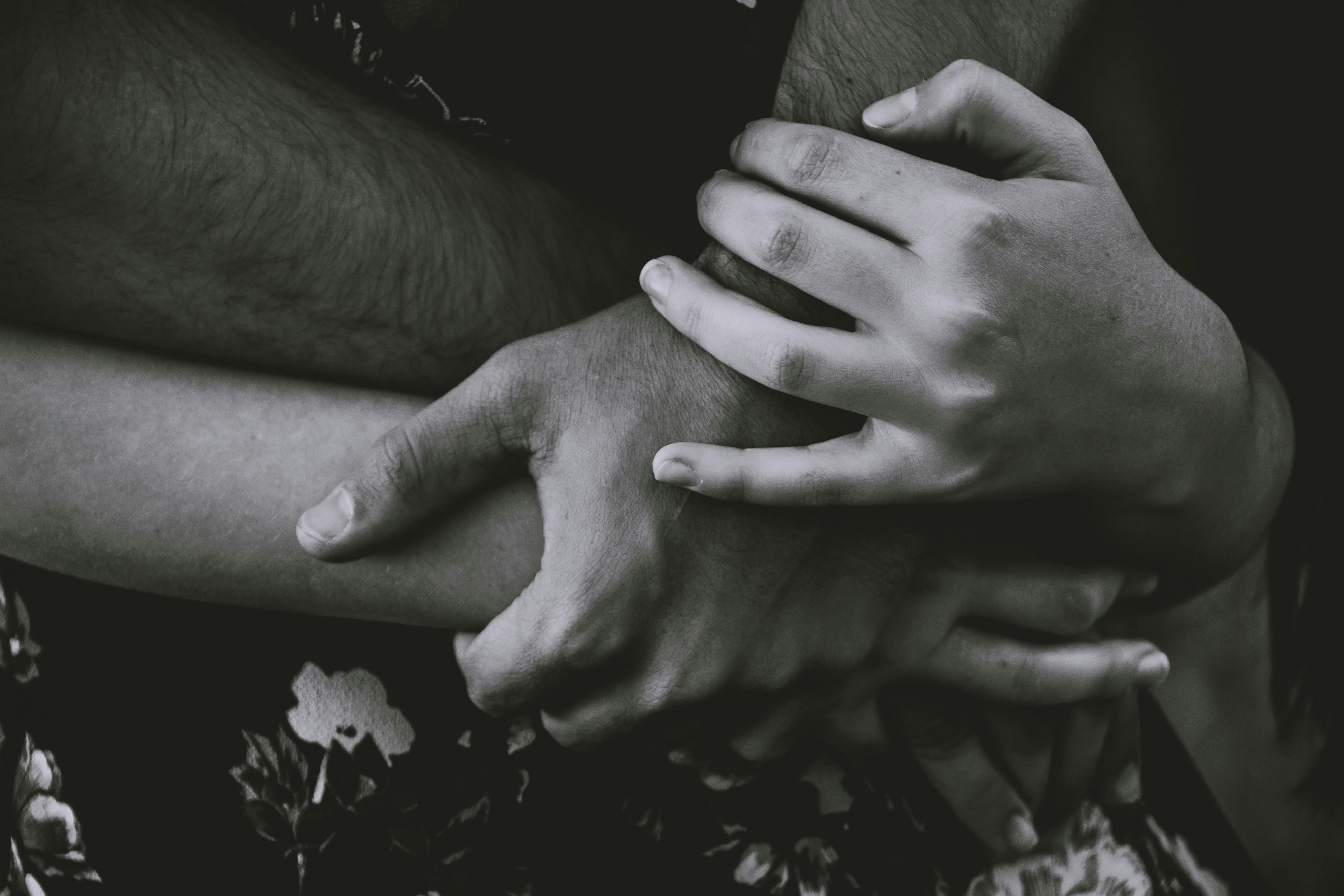 83 Koleksi Gambar Romantis Berpegangan Tangan HD Terbaru