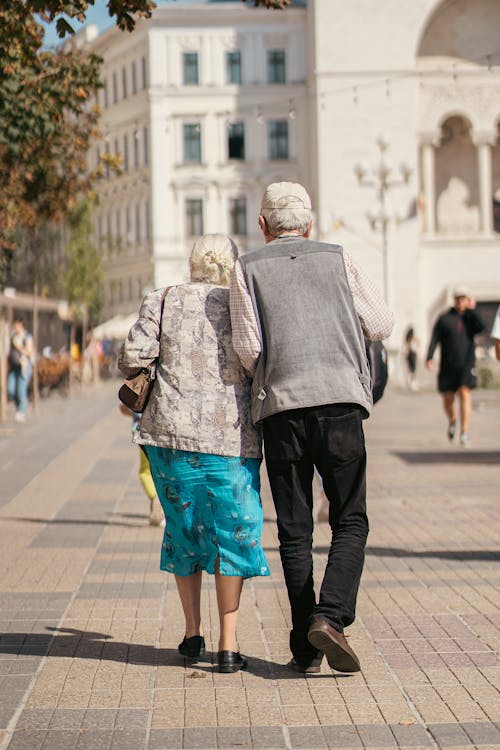 Kostenloses Stock Foto zu frau, gehen, mann