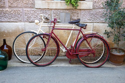 Kostenloses Stock Foto zu alt, bike, fahrräder