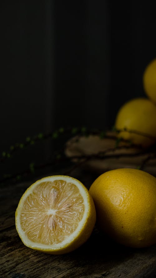 dikey atış, Limonlar, meyve içeren Ücretsiz stok fotoğraf