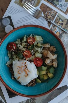 Bol de quinoa au safran épicé