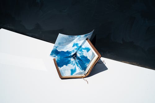 Fotos de stock gratuitas de cielo, cuaderno, cubierta de cuero