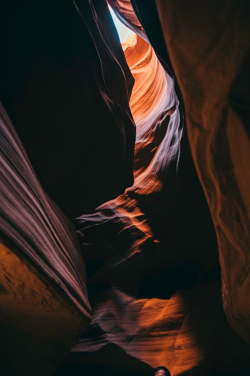 Gratis lagerfoto af antelope canyon, eroderet, gold