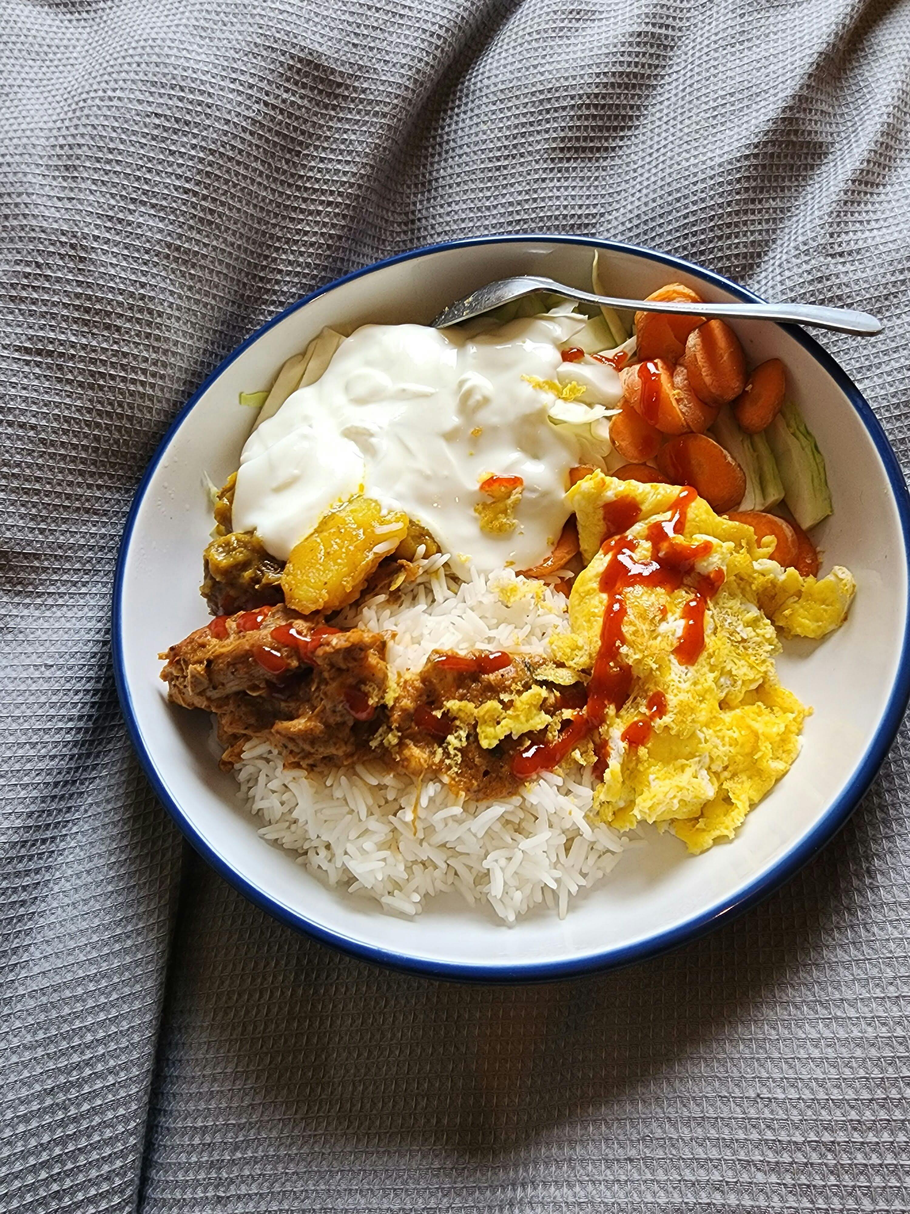 Suasana dan menu Ayam Bakar Jaling