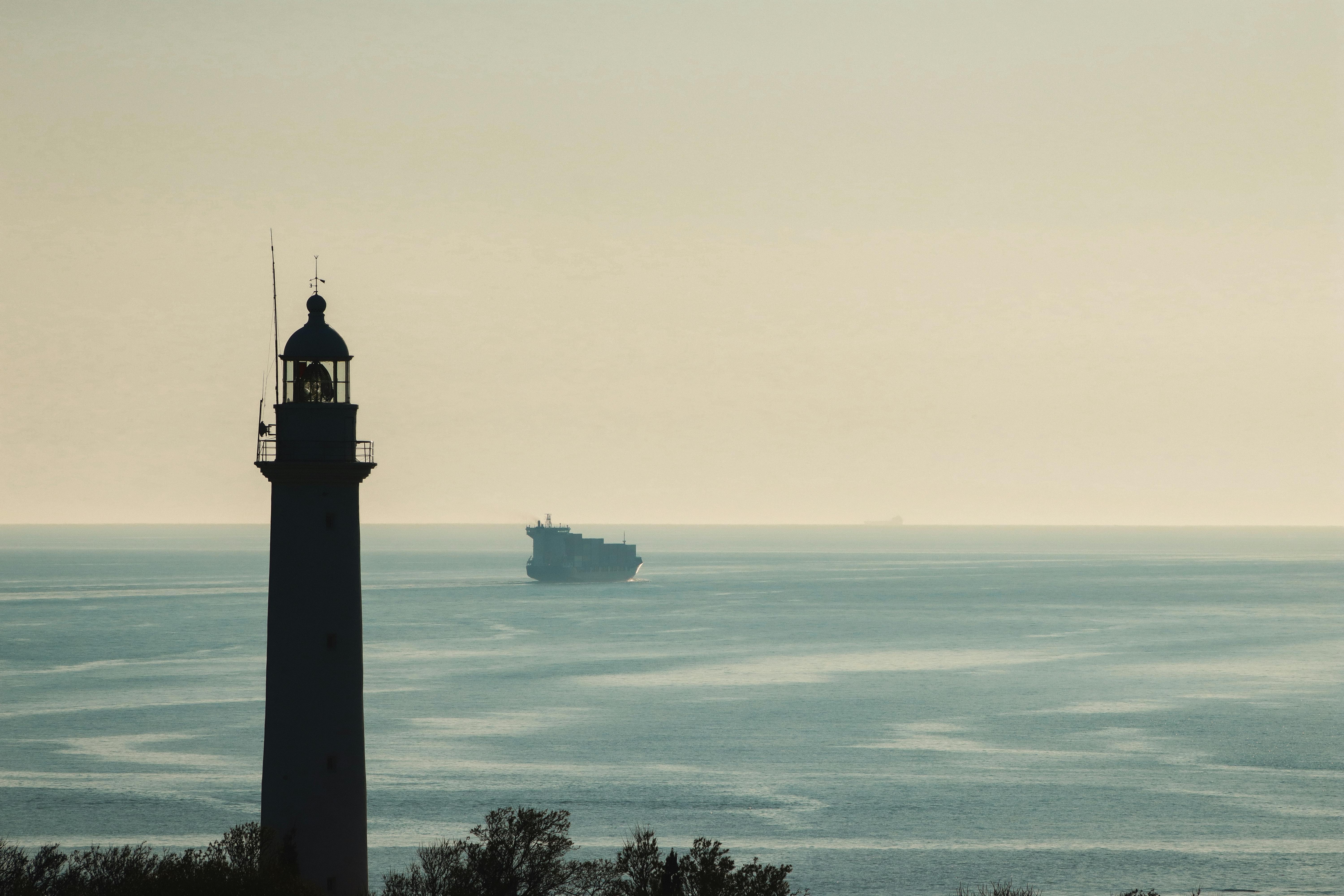 Tiga Rudal Iran Hantam Kapal Tanker Minyak QatarEnergy
