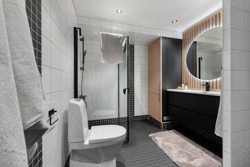 Foto profissional grátis de banheiro, box, design de interiores