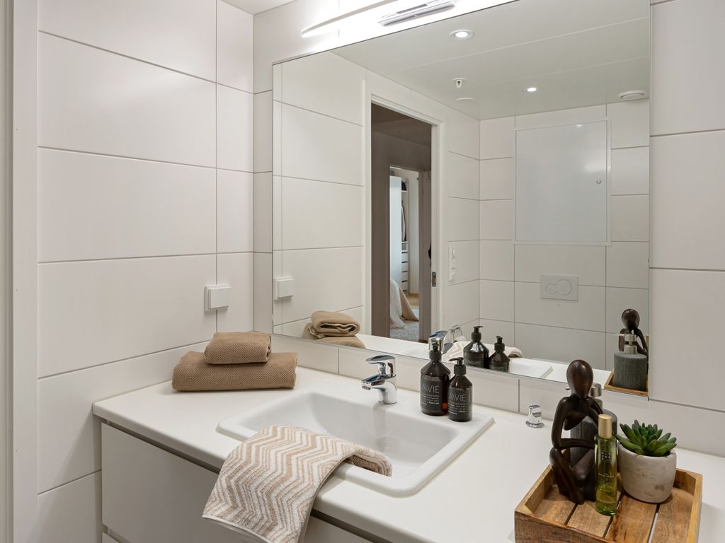 Sparkling clean bathroom after a professional deep clean