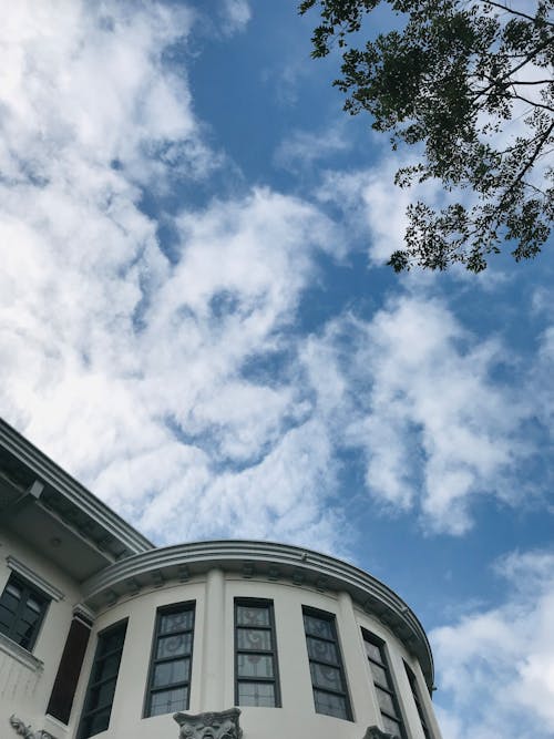 Immagine gratuita di bianco, cloud, edificio