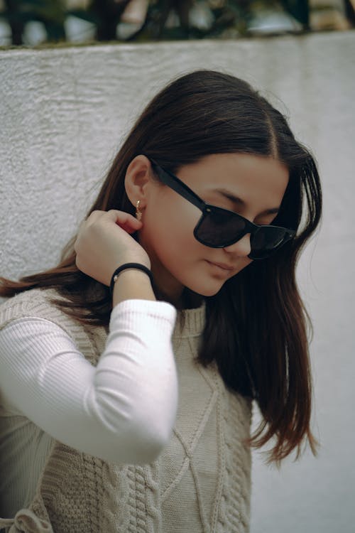 Fotos de stock gratuitas de fotografía de moda, Gafas de sol, mano levantada