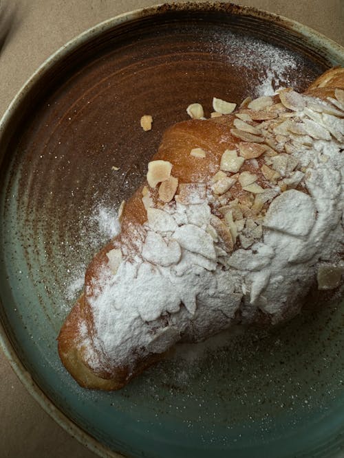 Gratis arkivbilde med croissant, dessert, matfotografering