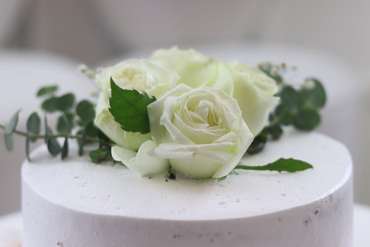 White Roses On A Wedding 