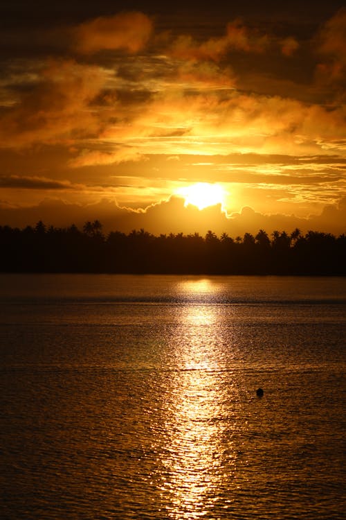 Sunrise in Bora Bora 