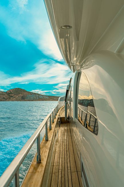 <b>Unveiling the Emerald Isle: Your Luxurious Journey Begins</b> <b>Unveiling the Emerald Isle: Your Luxurious Journey Begins</b>