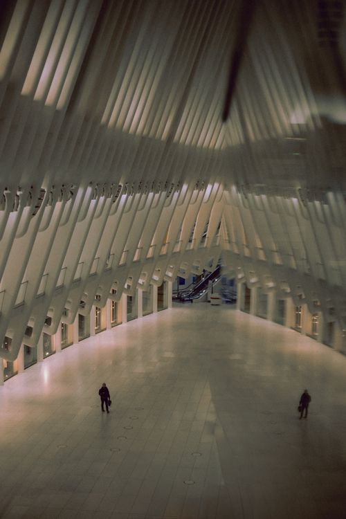 Free Spacious interior view of a modern transit hub in New York, capturing architectural elegance. Stock Photo