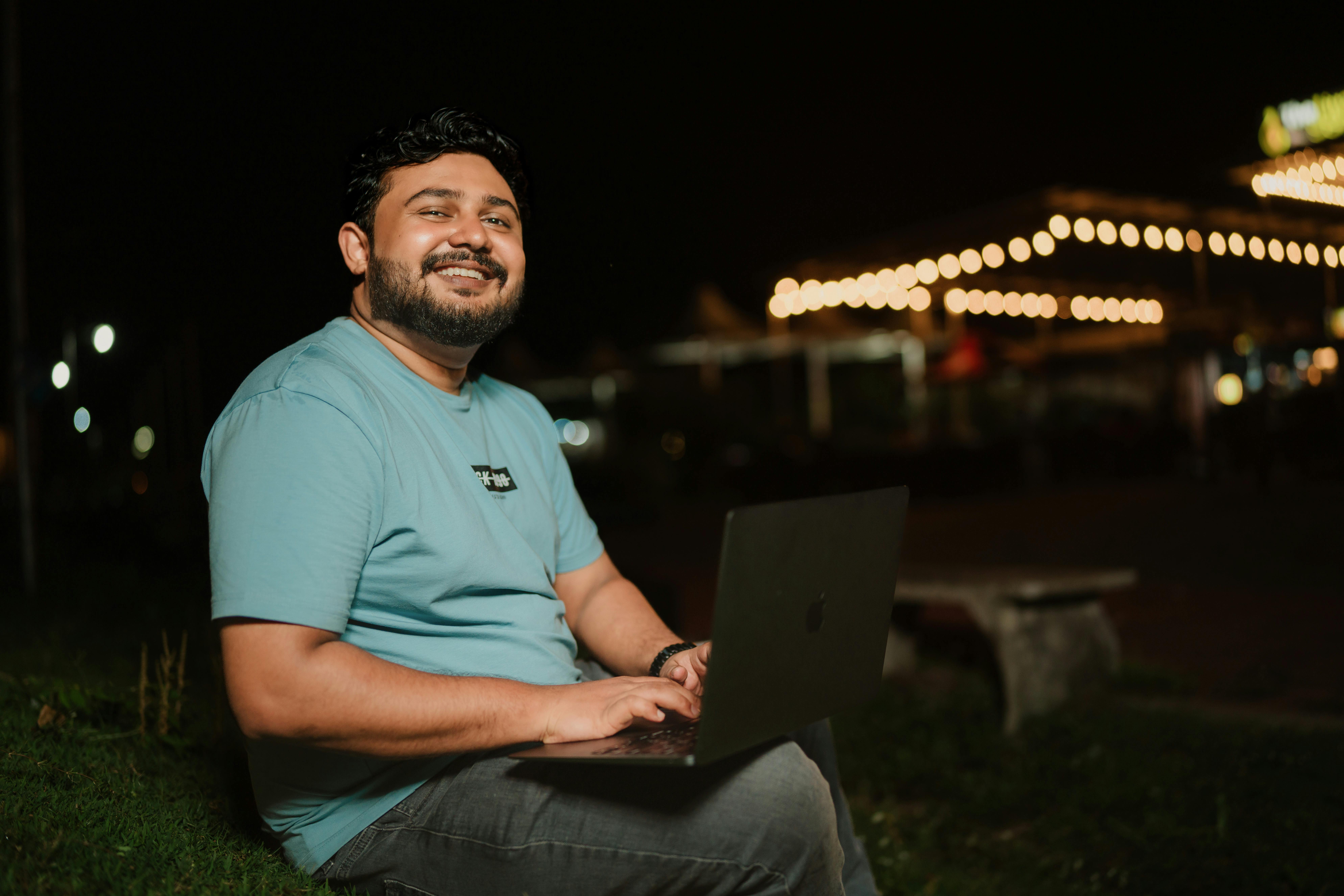 The Side Hustle Dream in Pakistan: 15 Business Ideas to Try in 2026 — Photo by Aathif Aarifeen on Pexels