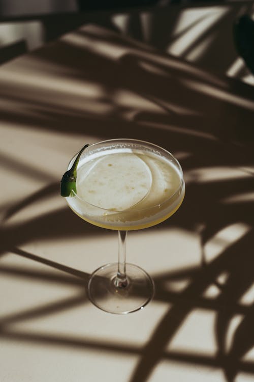 Darmowe zdjęcie z galerii z cienie, drink, koktajl