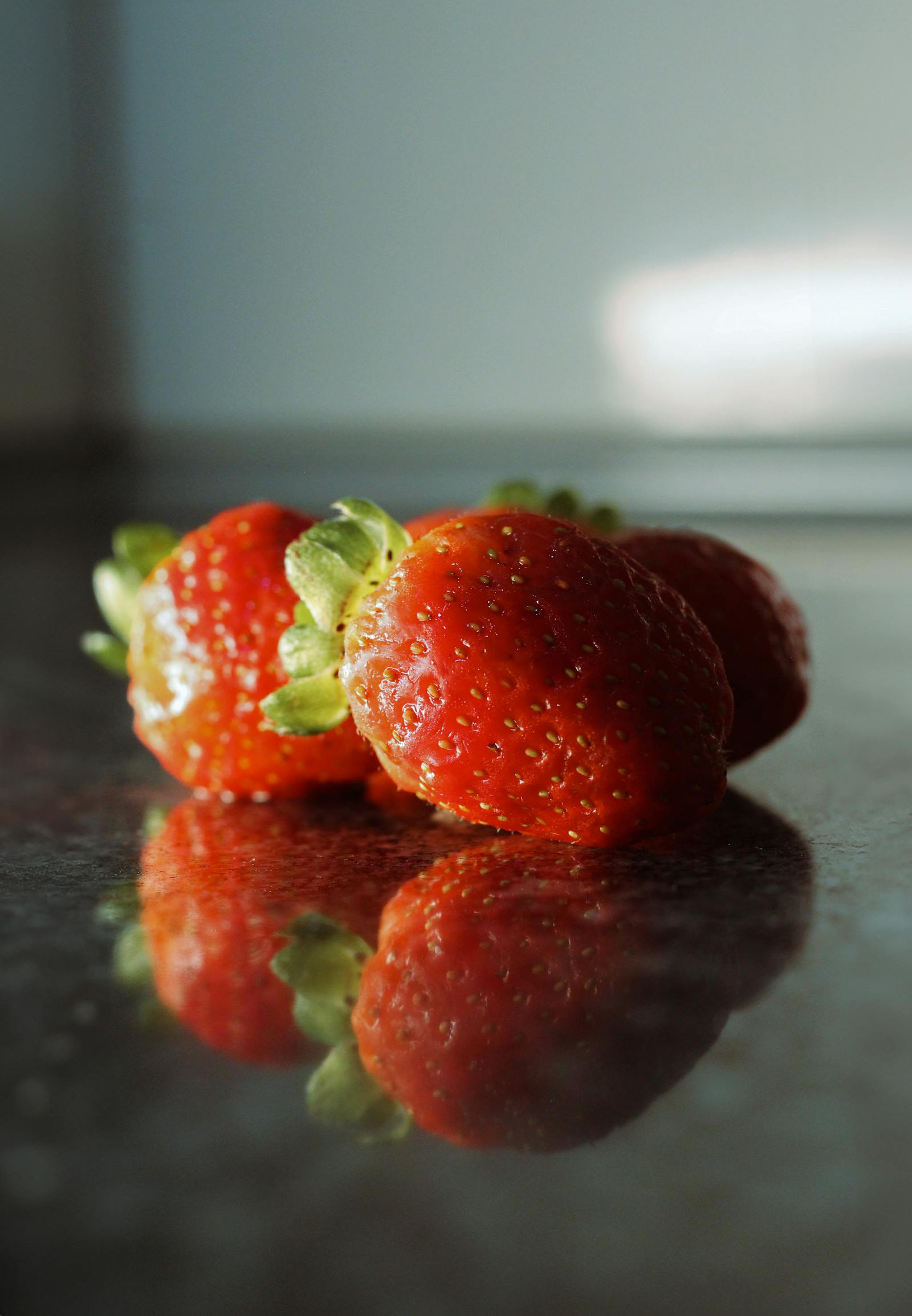 Wash Strawberries Photos, Download The BEST Free Wash Strawberries