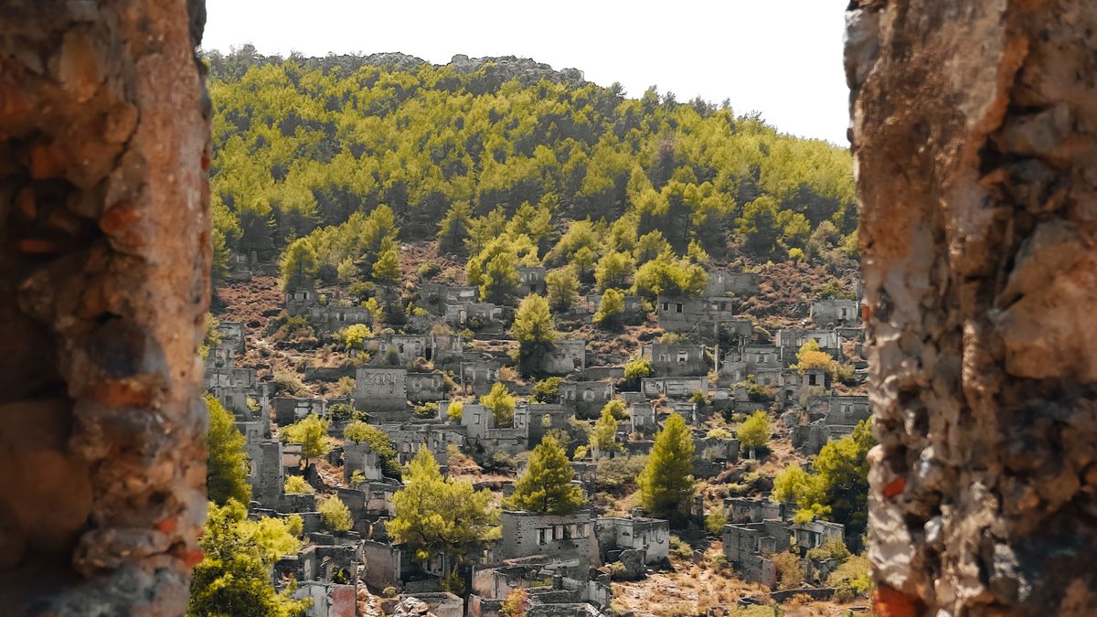 Villages méconnus Ardèche été 2026 - illustration