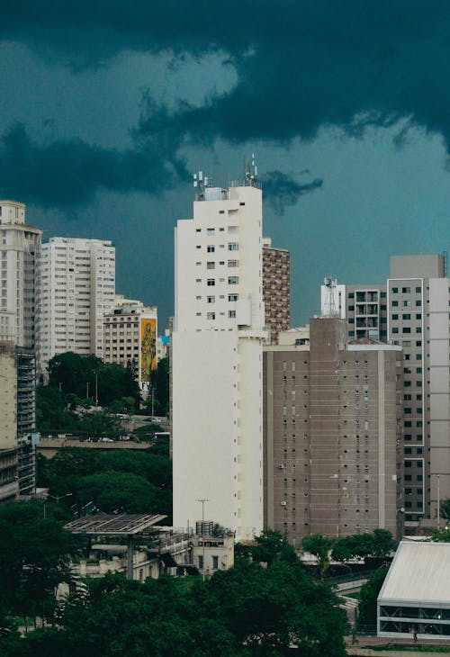 binalar, çağdaş, dikey atış içeren Ücretsiz stok fotoğraf