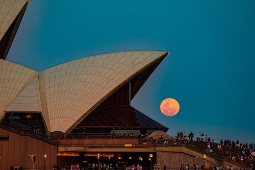 Opera house super moon