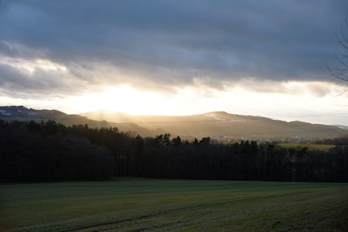 Coucher De Soleil Sur La Colline