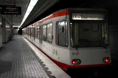 Fotobanka s bezplatnými fotkami na tému bochum stadtbahn, cestovať, cvičiť