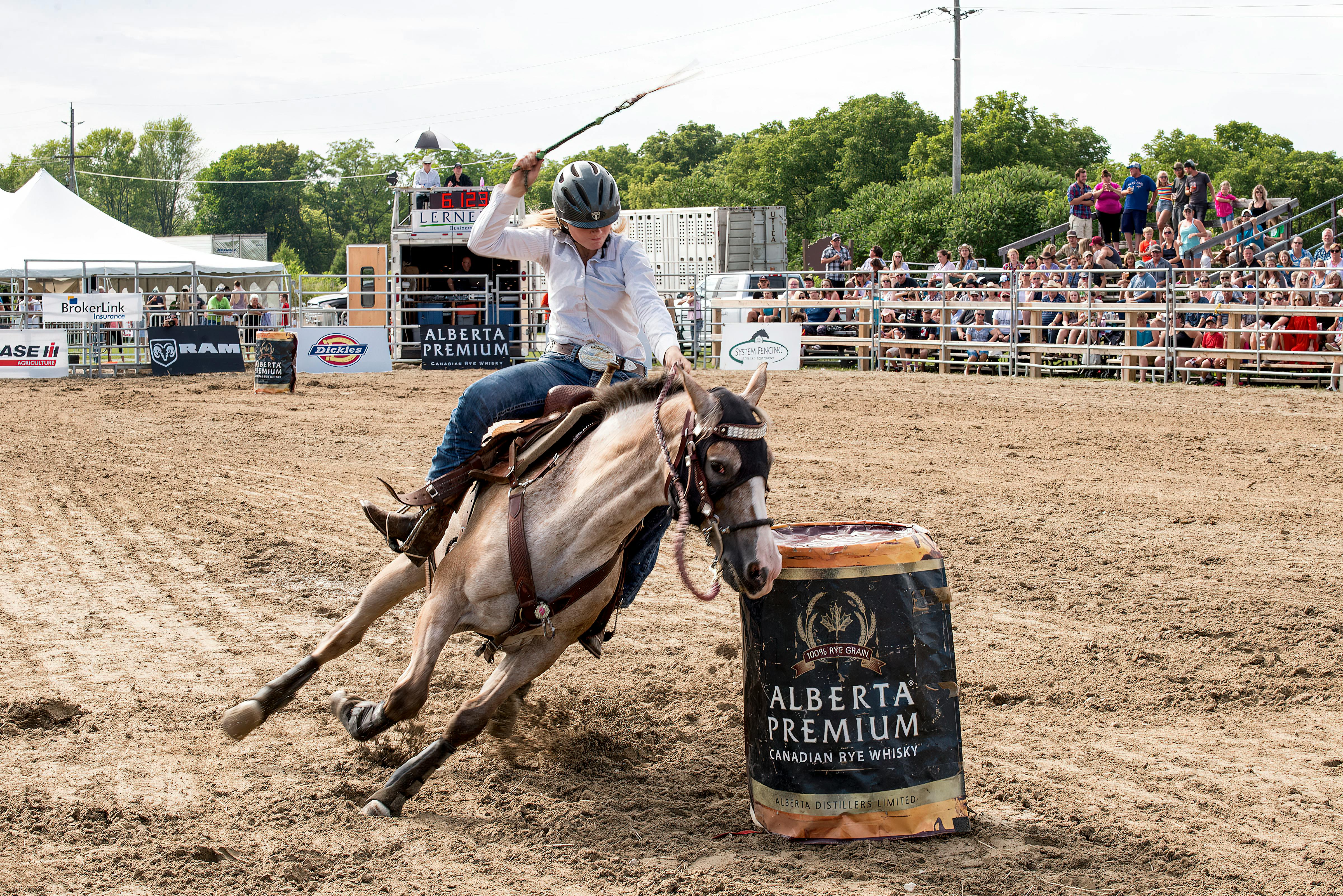 Sports Interaction Alberta Review 2026: Best Promos &amp; Features - Sports Illustrated — Photo by @coldbeer on Pexels