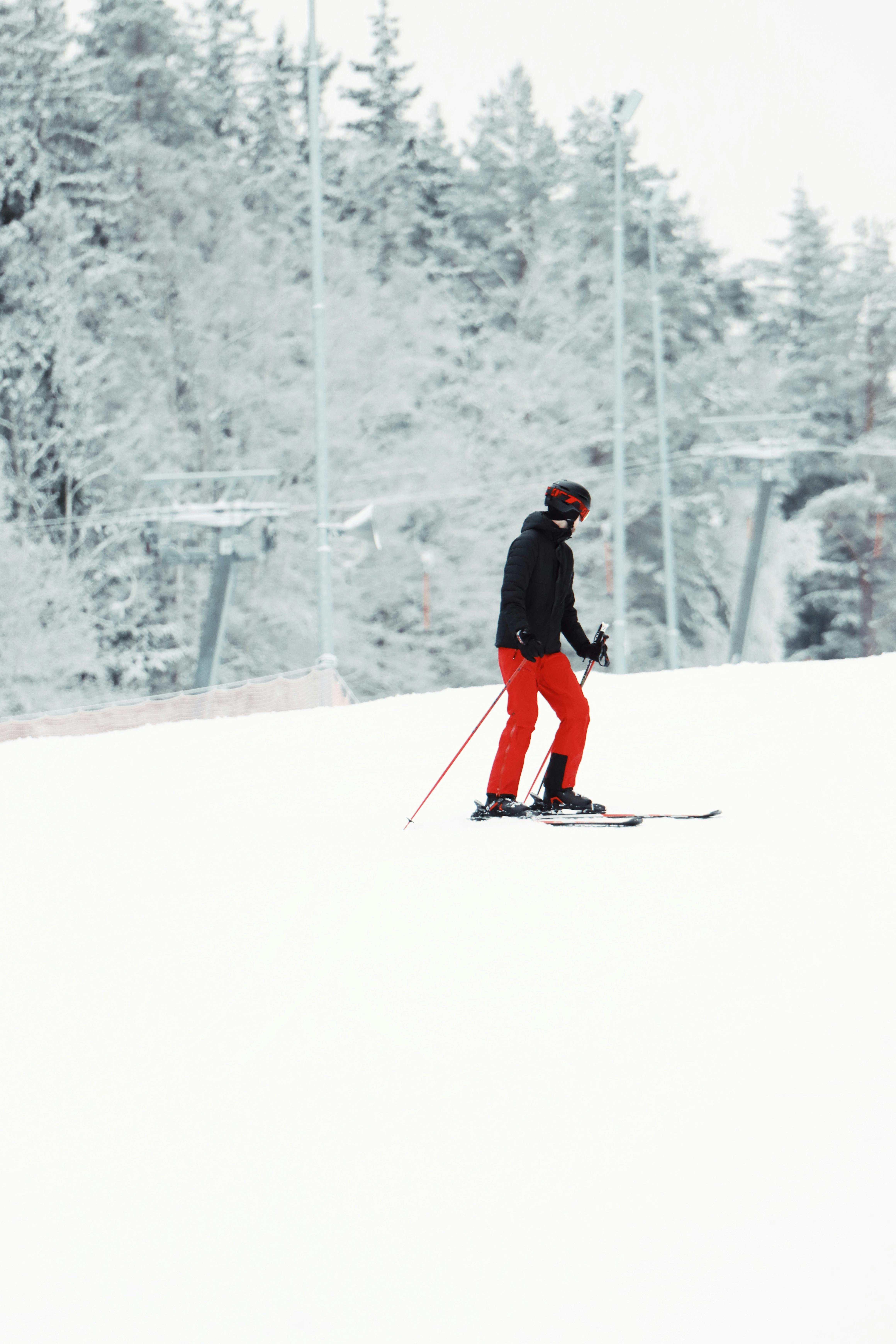 Prescription Goggle Inserts - A skier enjoying winter sports in snowy Jönköping, Sweden.