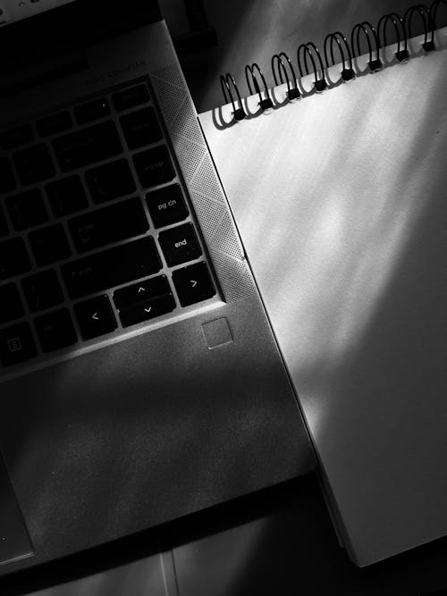 Kostnadsfri bild av äpple, bärbar dator, blinkande ljus