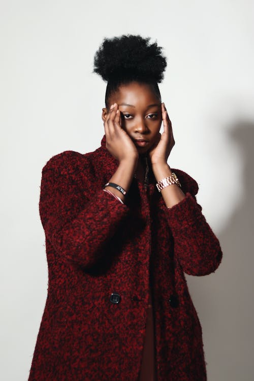 Ingyenes stockfotó afrikai nő, afro, áll témában