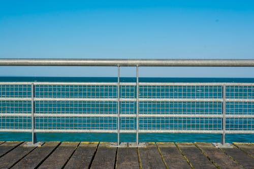 Gratis stockfoto met balustrade, blauw water, blauwe lucht