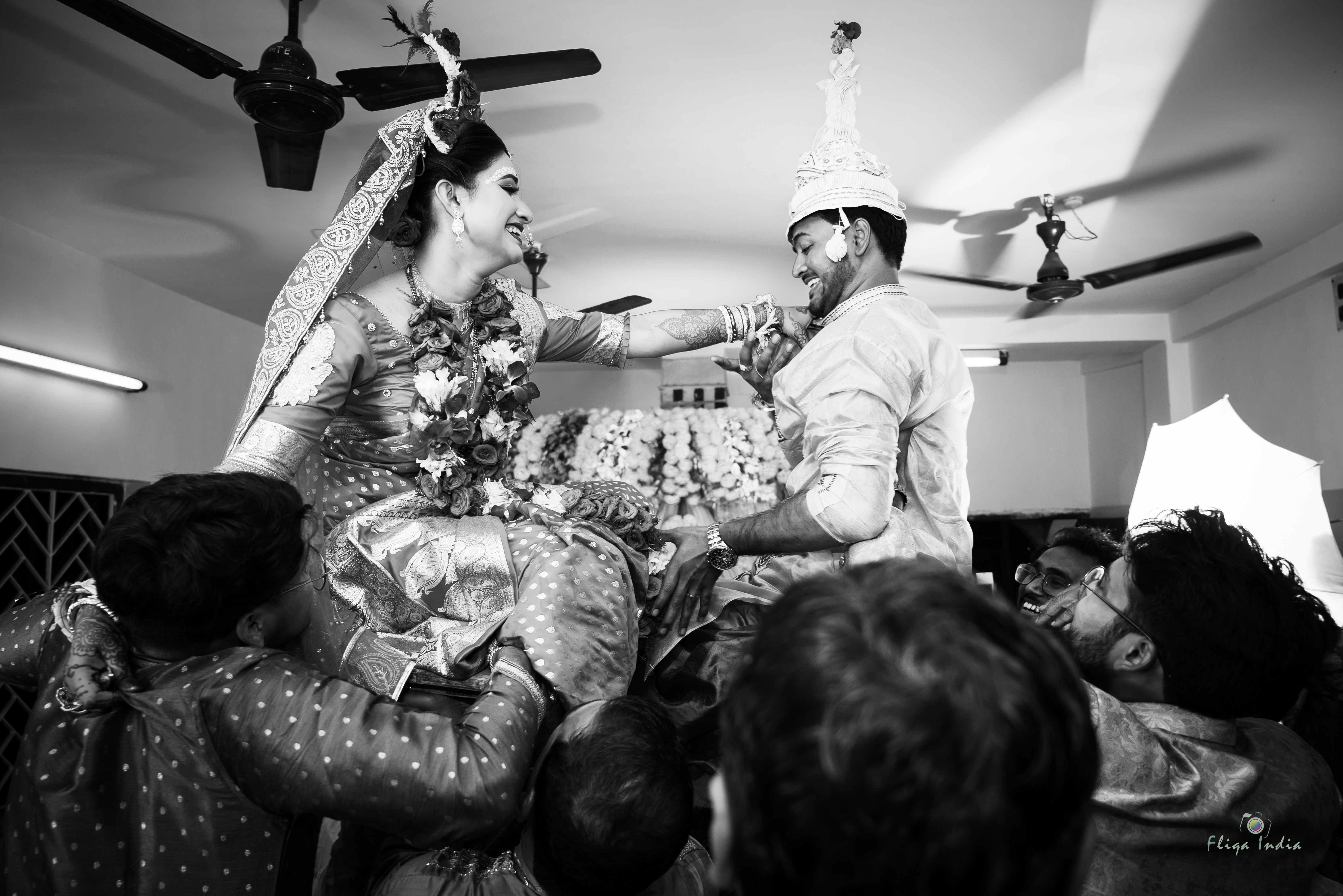 Black and White Photo of a Just Married Couple Dancing · Free Stock Photo