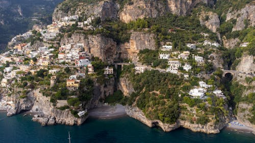 binalar, deniz, deniz kıyısı içeren Ücretsiz stok fotoğraf