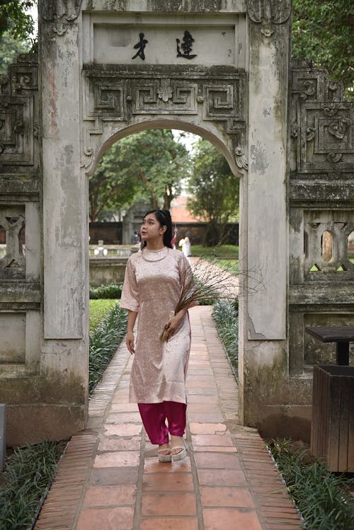 亞洲女性, 傳統服裝, 優雅 的 免費圖庫相片