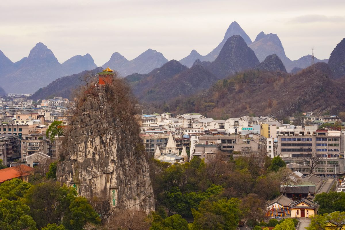 Climb Solitary Beauty Peak and See the Elephant