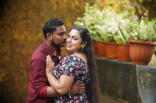 Δωρεάν στοκ φωτογραφιών με αγκαλιάζω, άνδρας, άνθρωπος από Ινδία