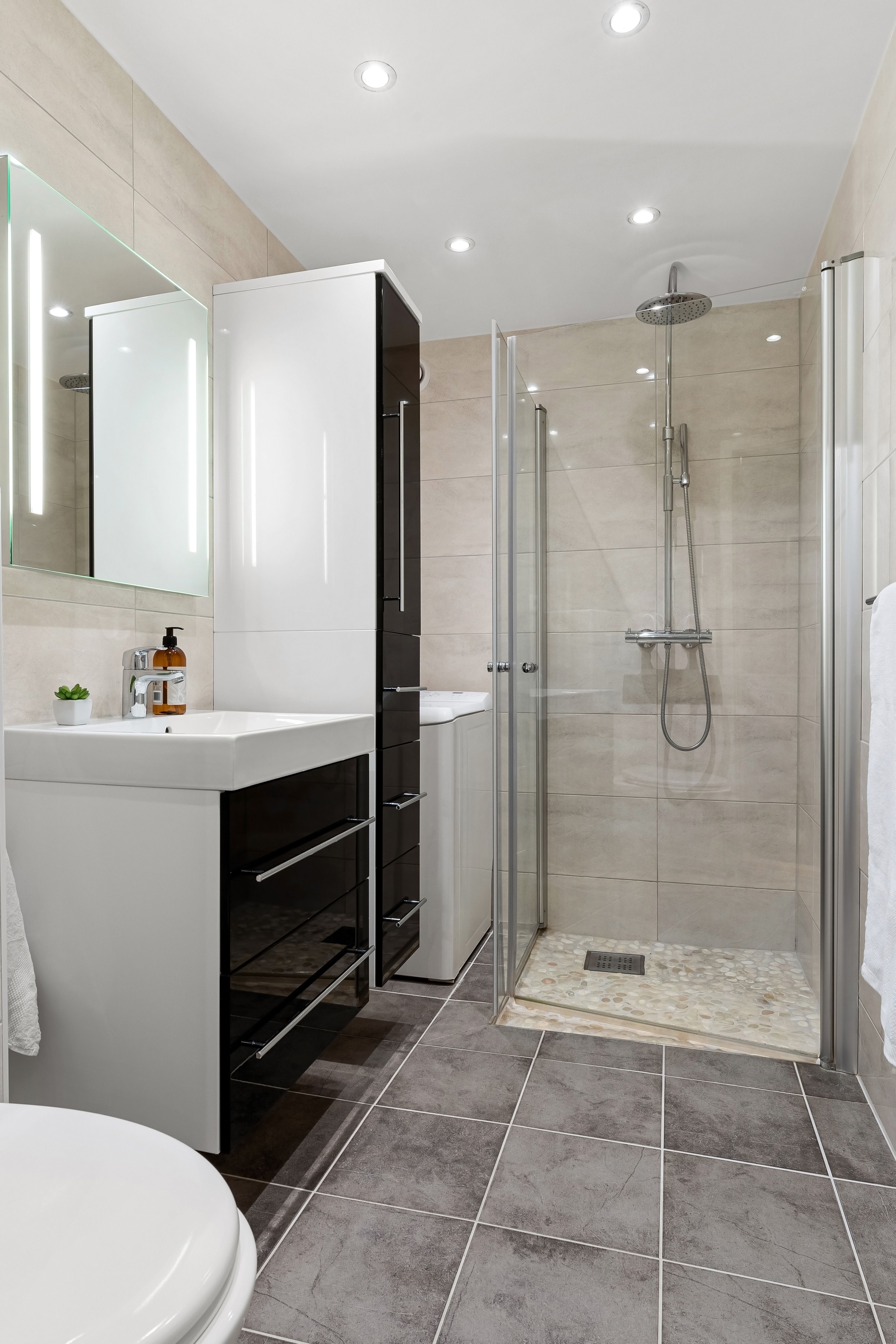 bathroom storage