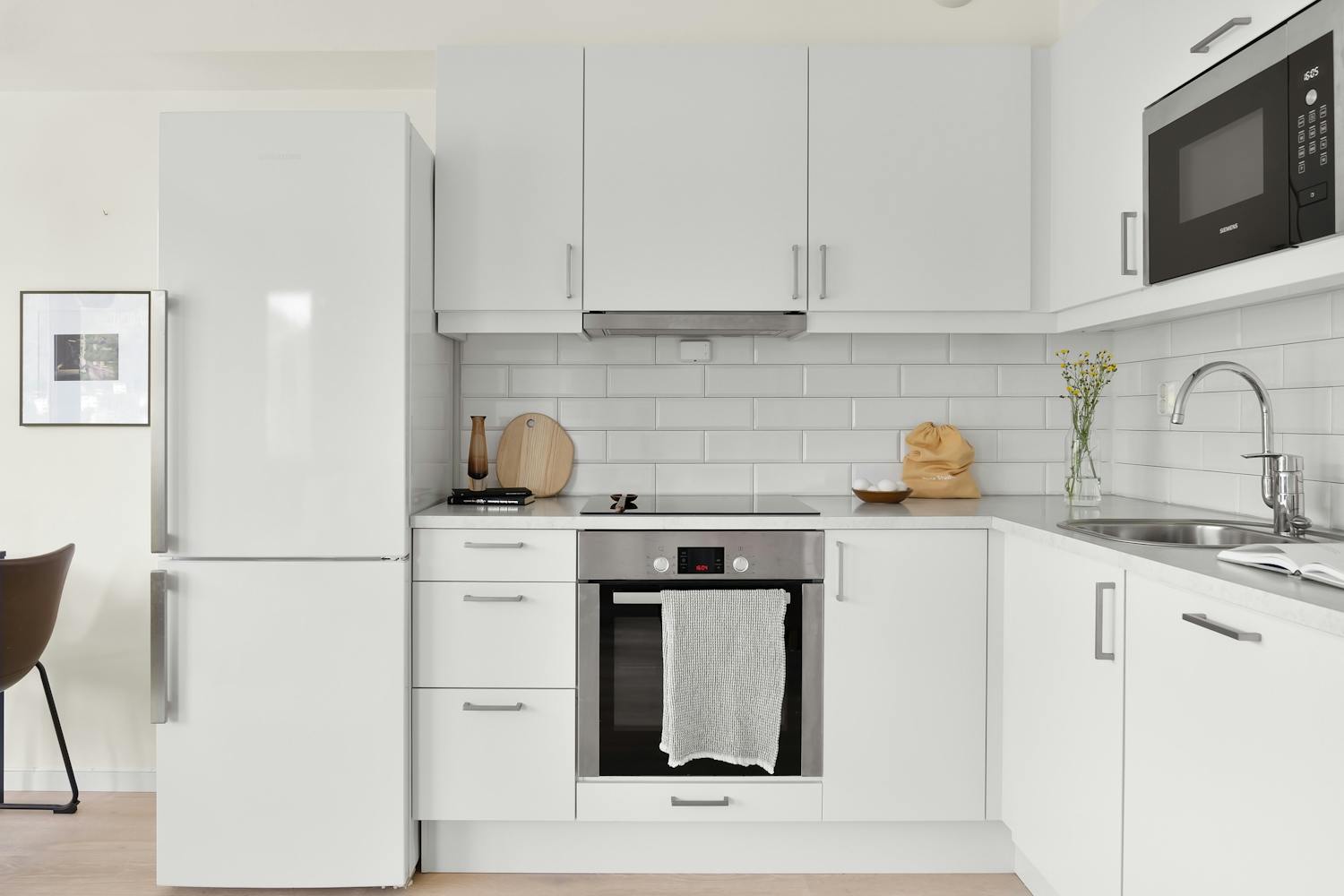 Shaker White Door with Calacatta Quartz