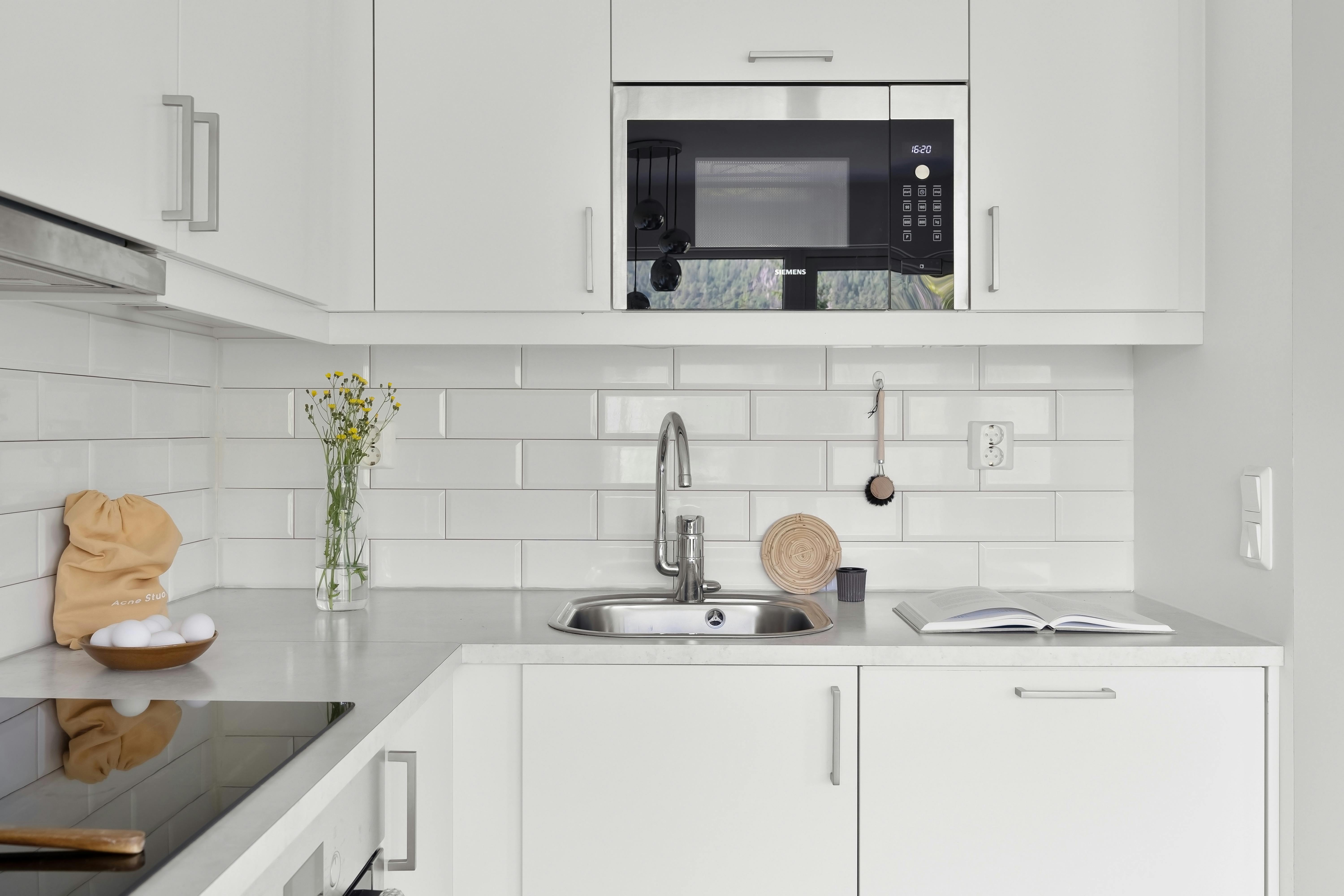 cleaning minimalism — Photo by Alex Tyson on Pexels